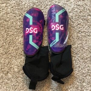 New kids shin guards size medium